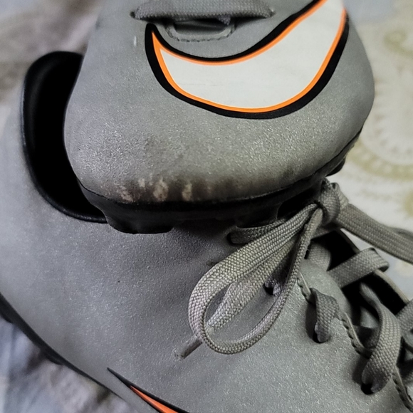 NIKE - Picture 4 of 7